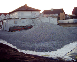 Land, Stadt und Anwohner brauchen für die Sanierung sehr viel Kies.